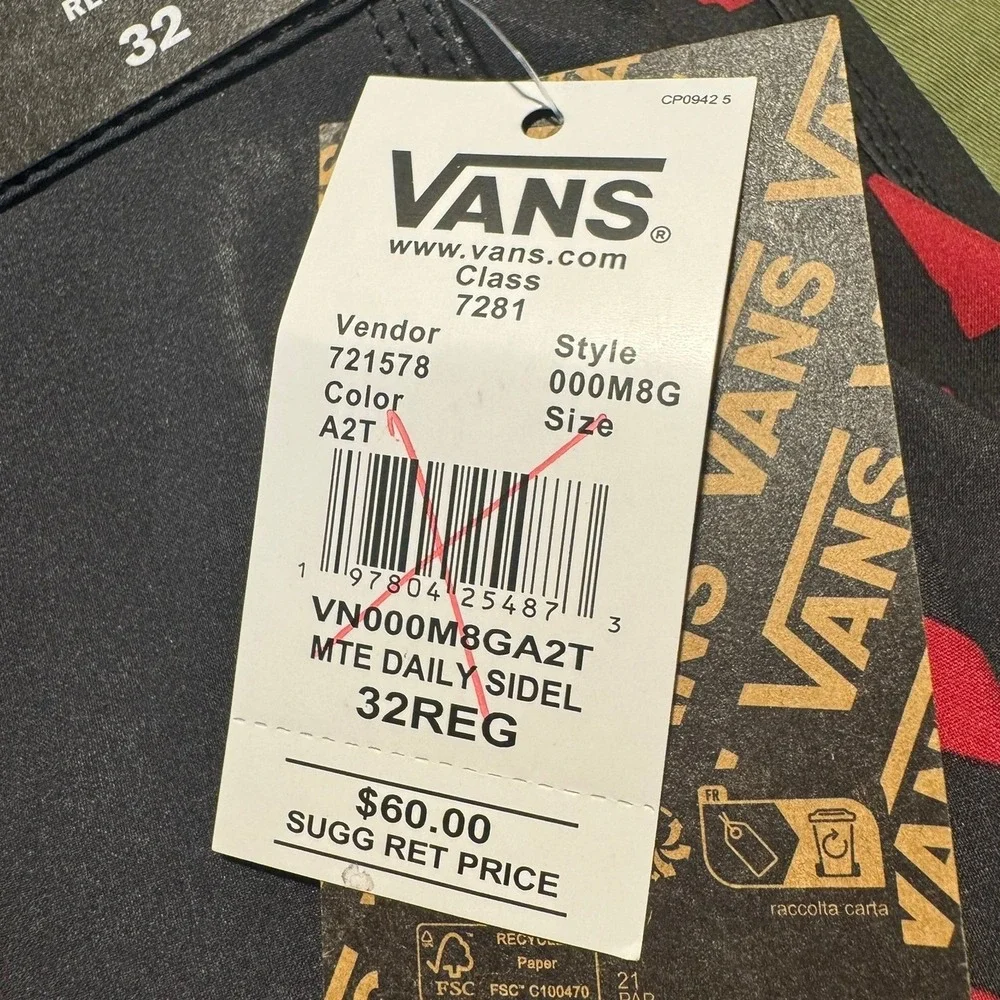Vans MTE Daily Sideline Mens Boardshorts Black Red 19 Outseam Size 32 Relaxed